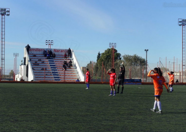 Das Estadio Hernán Egurza in Puerto Madryn beim Spiel der Frauen von J.J. Moreno und Alianza Fontana Oeste, Mai 2024