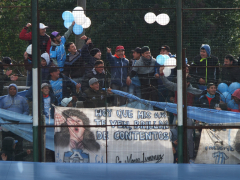 Fans von JJ Urquiza gegen Argentinos (Q) im Estadio von San Miguel, Juni 2018