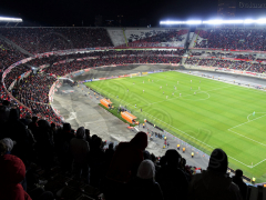 Blick über die Tribünen des Estadio Monumental von Buenos Aires beim Spiel River Plate gegen Alianza Lima, Mai 2022