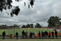 Zuschauer beim 1. Liga-Spiel zwischen Progreso und Fénix im Estadio Parque Abraham Paladino, Montevideo, Mai 2019