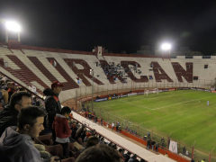 Zuschauer beim Libertadores-Spiel Huracán - Emelec im Estadio Tomás Adolfo Ducón, Buenos Aires, April 2019