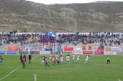 Das Estadio Municipal von Comodoro Rivadavia beim 2.-Liga-Spiel CAI - Tigre im März 2006