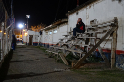 Zuschauer beim Spiel Unión Alem Progresista - General Roca im Estadio La Mejor del Valle von Allen, Sept. 2017