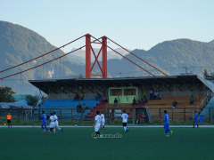 Blick auf die Tribüne beim Spiel Lord Cochrane - Paul Harris im Estadio ANFA Puerto Aysén, 16.04.2017